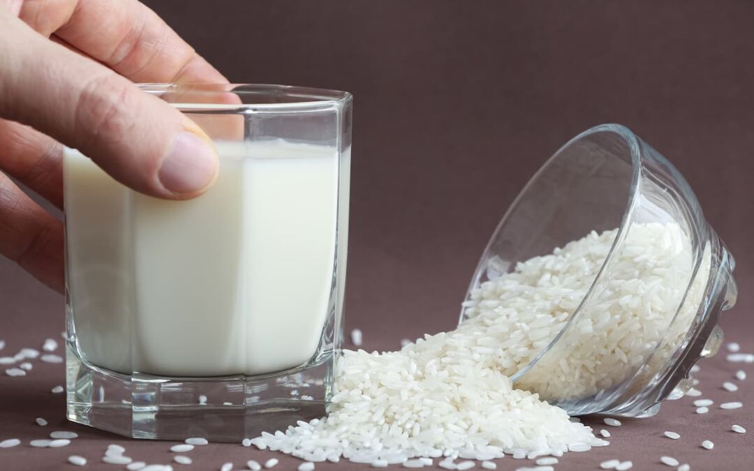 حليب الأرز: الخصائص والفوائد الصحية