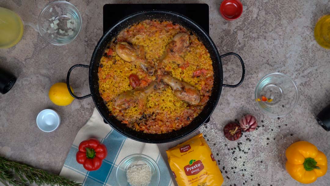 Paella au poulet : Finalisation et reposCuisson du riz