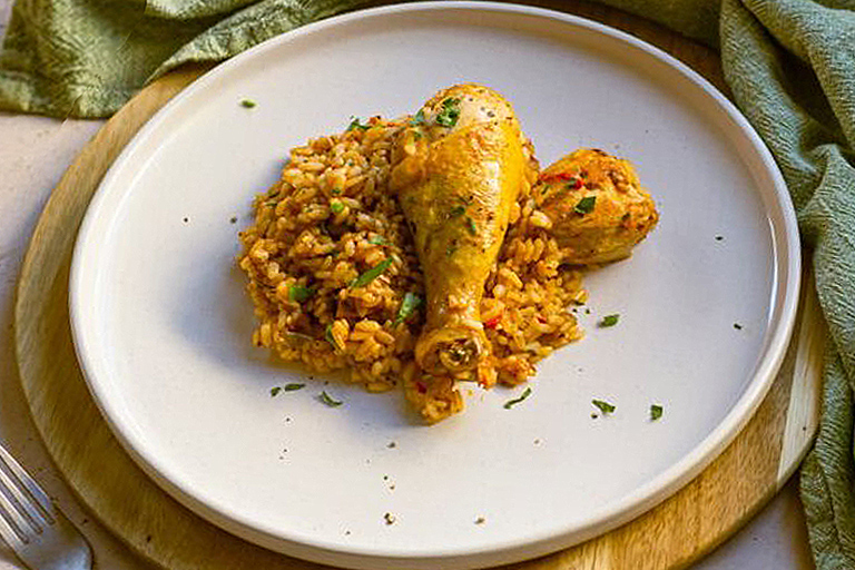 Foto de الأرز بأفخاذ الدجاج: وصفة مريحة و لذيذة للغاية