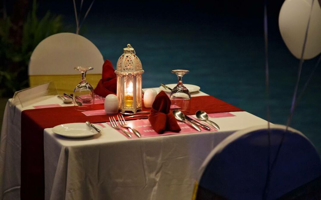 Comment organiser un dîner romantique inoubliable