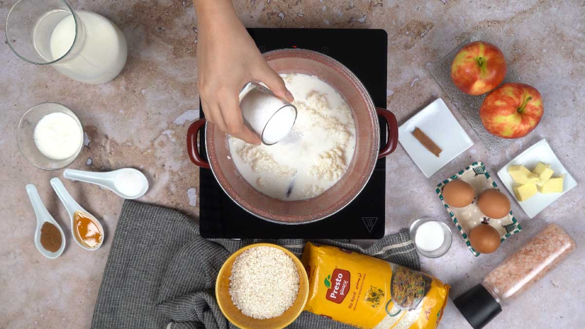 gateau de riz et pommes: ajout de sucre et arôme