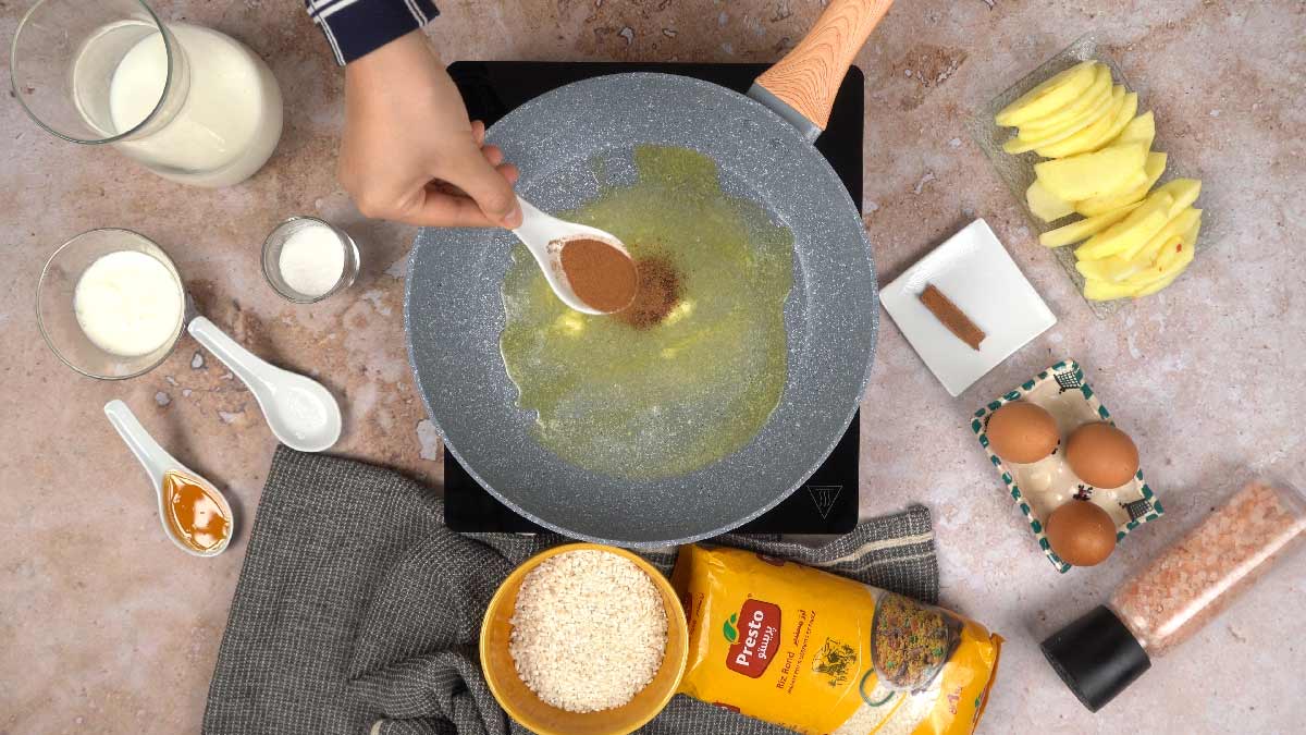 gateau de riz et pommes: Ajout de beurre et cannelle