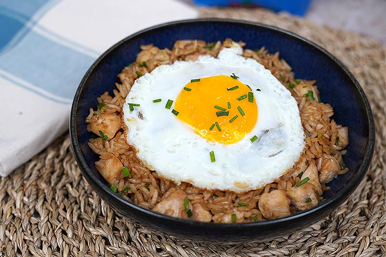 Foto de Recette de nasi goreng : riz frit indonésien