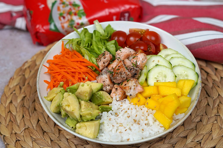 Foto de Poke bowl: Recette complète au thon et saumon