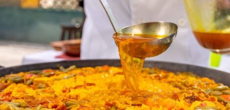 De quelle quantité de bouillon avez-vous besoin pour votre paella