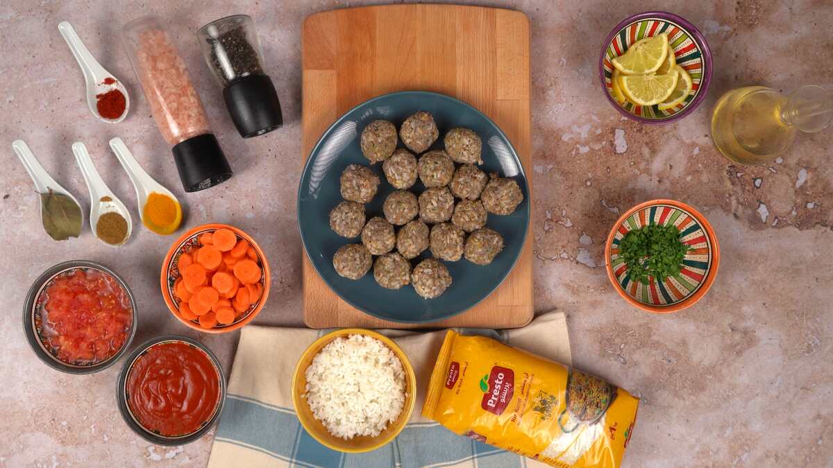 façonner la préparation en petites boulettes avec vos mains
