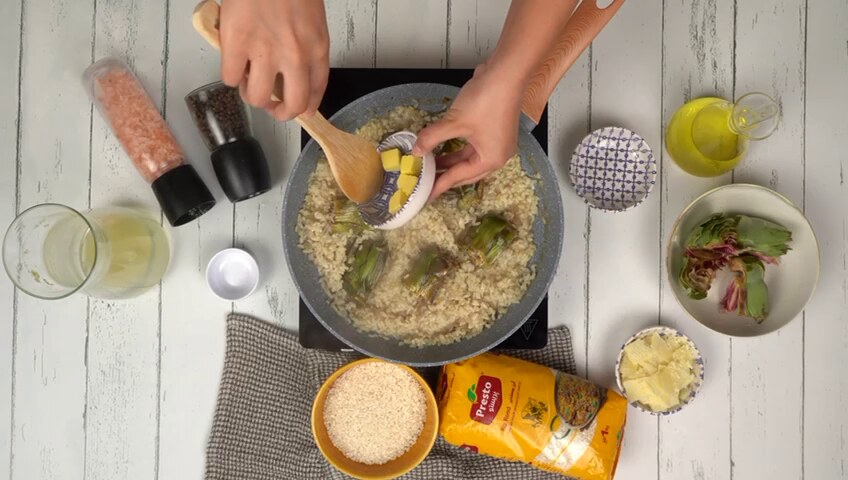Ajout du beurre pour une texture crémeuse
