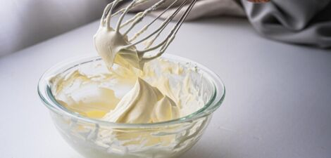 Comment monter de la crème : Guide complet + astuces faciles