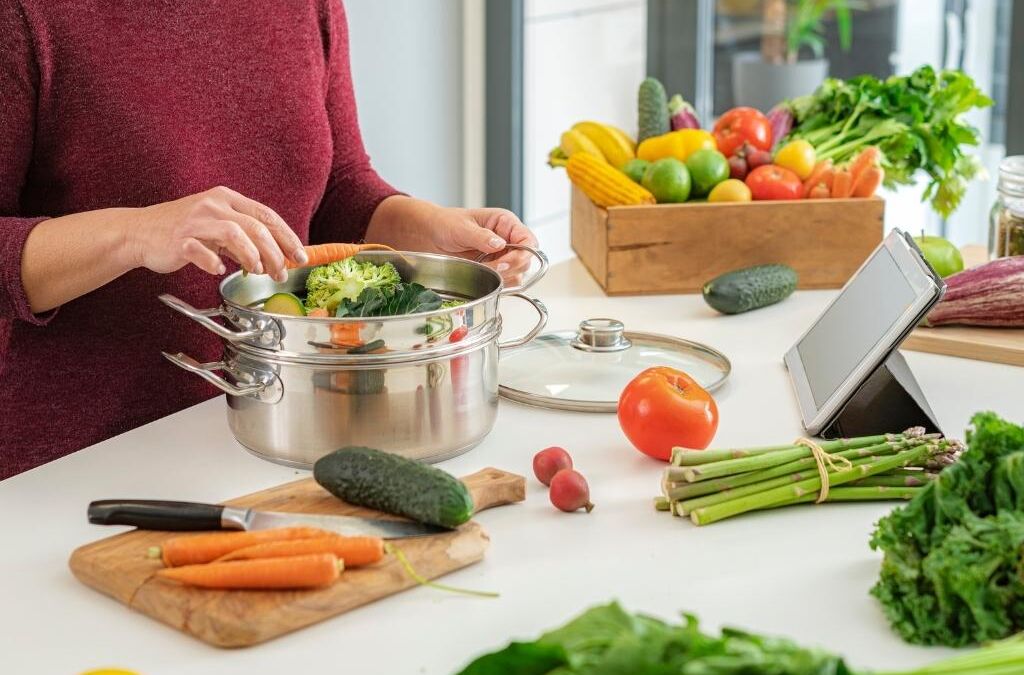 تعلم كيفية الطهي بالبخار بدون جهاز بخار: نصائح مضمونة للمبتدئين