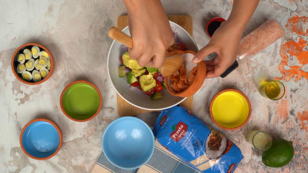 تبّلوا برشة خفيفة من الملح