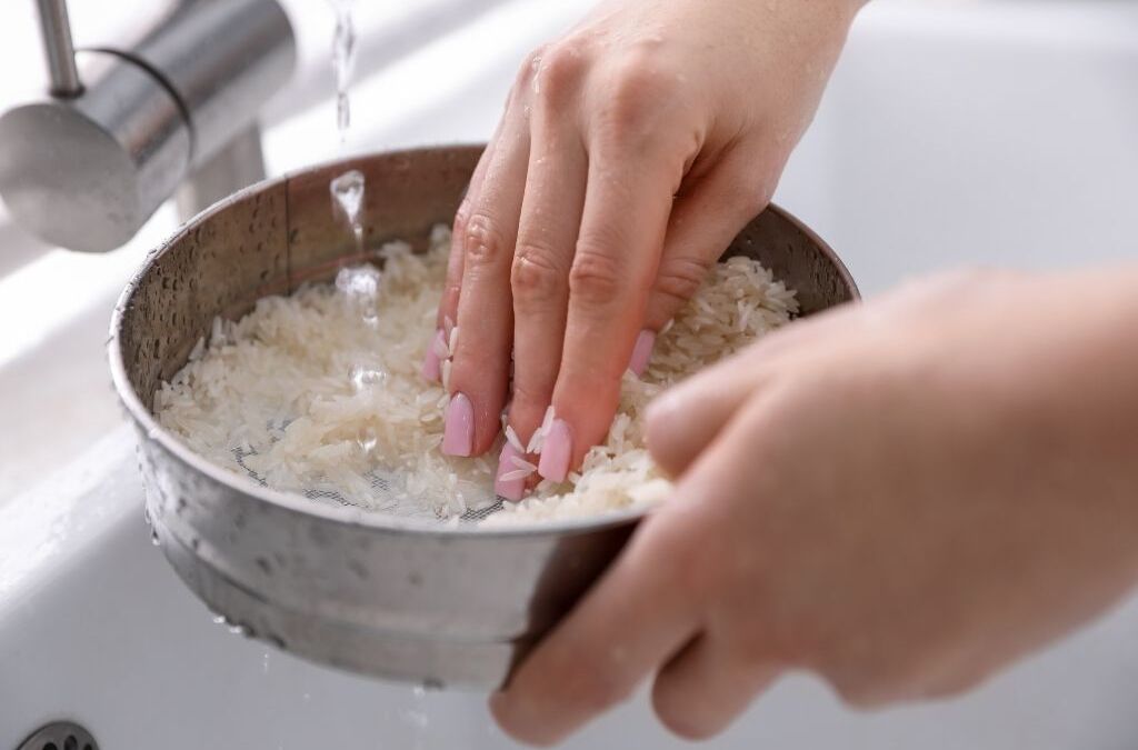 كل ما تحتاج إلى معرفته عن غسل الأرز